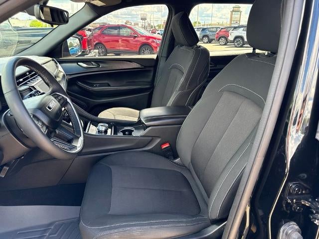 2024 Jeep Grand Cherokee L Laredo 4x4
