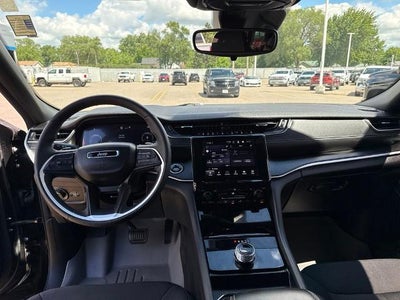 2024 Jeep Grand Cherokee L Laredo 4x4