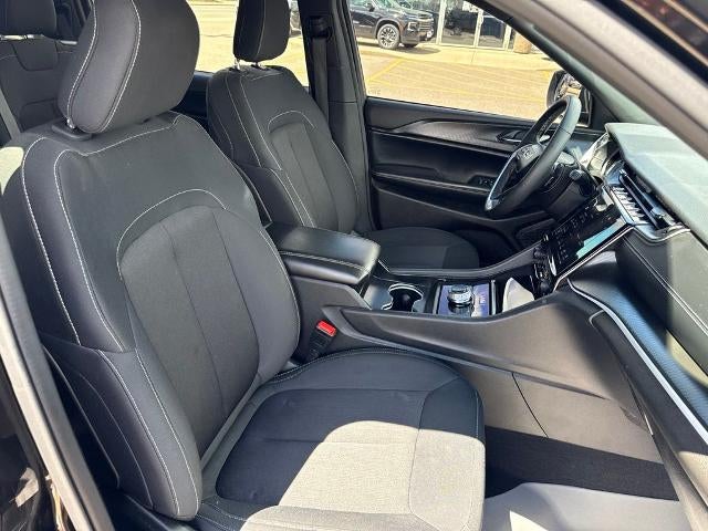 2024 Jeep Grand Cherokee L Laredo 4x4