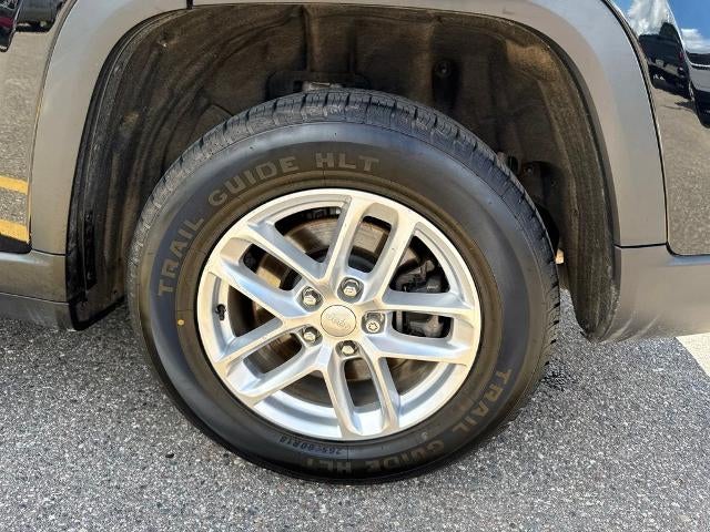 2024 Jeep Grand Cherokee L Laredo 4x4