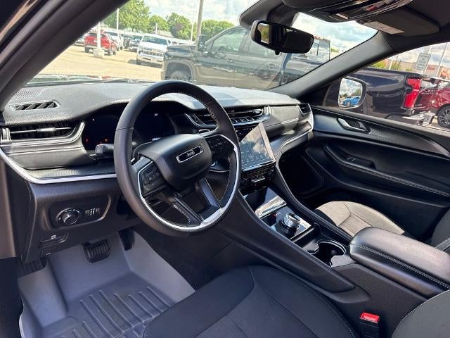 2024 Jeep Grand Cherokee L Laredo 4x4
