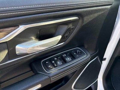 2020 RAM 1500 Laramie 4x4 Crew Cab 5'7" Box