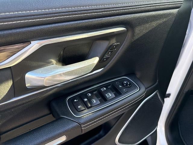 2020 RAM 1500 Laramie 4x4 Crew Cab 5'7" Box