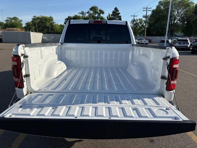 2020 RAM 1500 Laramie 4x4 Crew Cab 5'7" Box