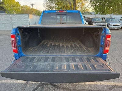 2020 RAM 1500 Big Horn Crew Cab 4x4 5'7" Box