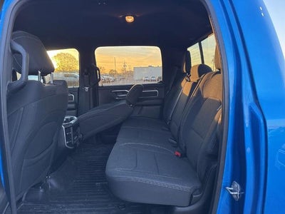 2020 RAM 1500 Big Horn Crew Cab 4x4 5'7" Box