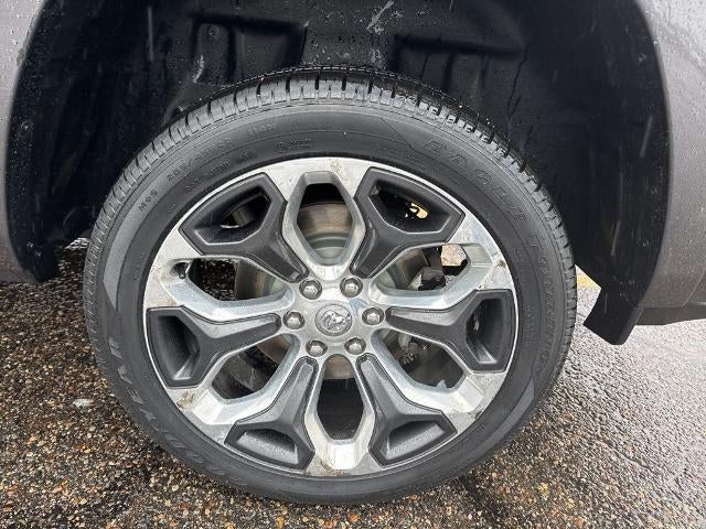 2019 RAM 1500 Limited 4x4 Crew Cab 5'7" Box