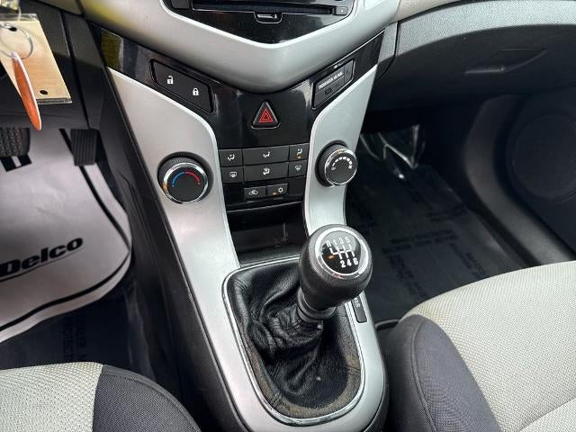 2014 Chevrolet Cruze Sedan LS (Manual)
