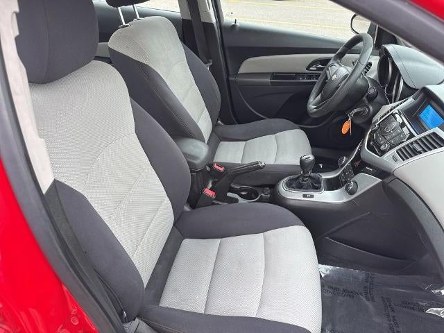 2014 Chevrolet Cruze Sedan LS (Manual)