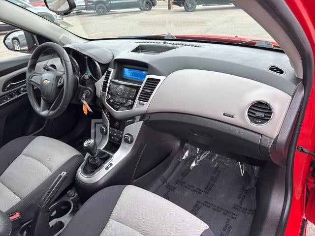 2014 Chevrolet Cruze Sedan LS (Manual)