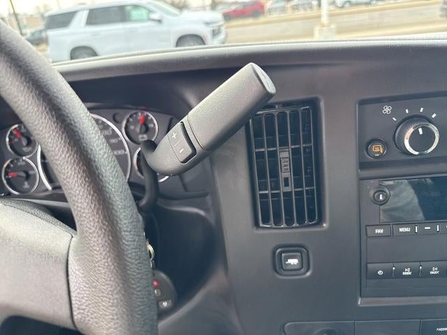 2025 Chevrolet Express Passenger 3500 Extended Wheelbase Rear-Wheel Drive 1LT