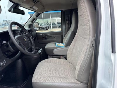 2025 Chevrolet Express Passenger 3500 Extended Wheelbase Rear-Wheel Drive 1LT