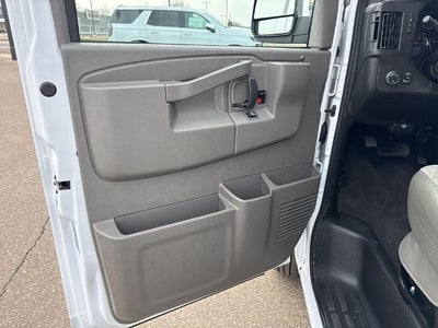 2025 Chevrolet Express Passenger 3500 Extended Wheelbase Rear-Wheel Drive 1LT