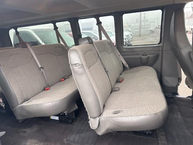 2025 Chevrolet Express Passenger 3500 3500 Extended Wheelbase Rear-Wheel Drive 1LT