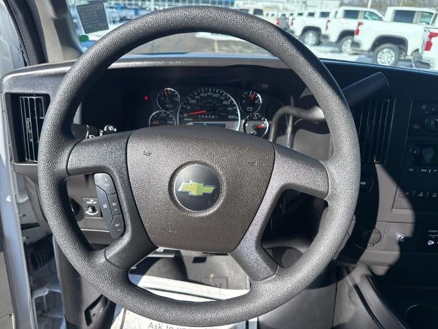 2025 Chevrolet Express Passenger 3500 Extended Wheelbase Rear-Wheel Drive 1LT