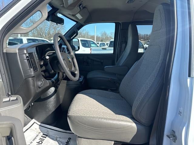 2025 Chevrolet Express Passenger 3500 Extended Wheelbase Rear-Wheel Drive 1LT