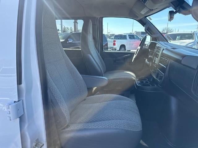 2025 Chevrolet Express Passenger 3500 Extended Wheelbase Rear-Wheel Drive 1LT