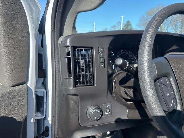 2025 Chevrolet Express Passenger 3500 Extended Wheelbase Rear-Wheel Drive 1LT