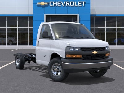 2025 Chevrolet Express Cutaway 3500 Base