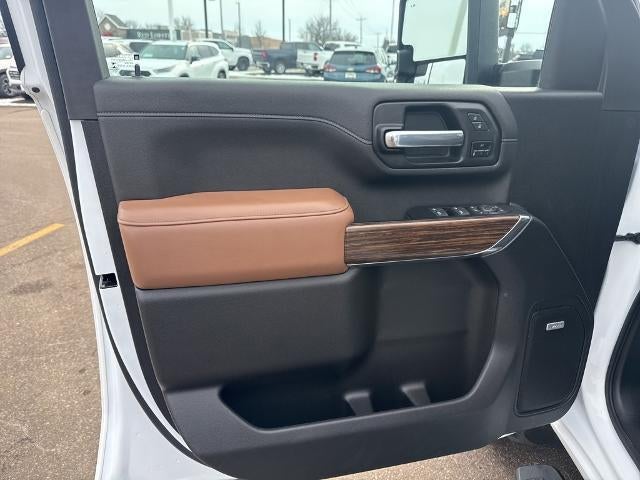 2022 Chevrolet Silverado 2500 HD Crew Cab Standard Box 4-Wheel Drive High Country