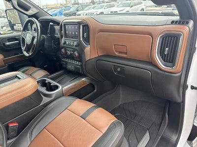 2022 Chevrolet Silverado 2500 HD Crew Cab Standard Box 4-Wheel Drive High Country