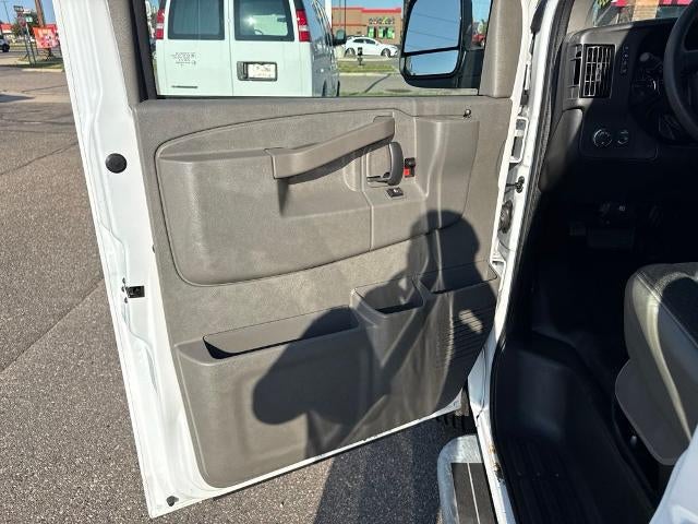 2025 Chevrolet Express Cargo Work Van - Photo 10