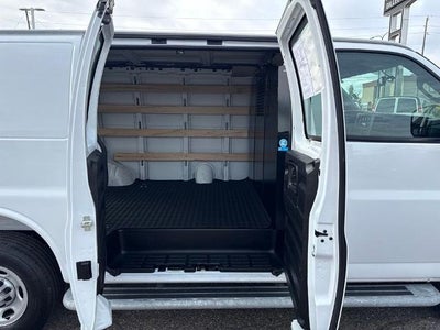 2025 Chevrolet Express Cargo WT