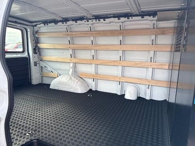 2025 Chevrolet Express Cargo WT