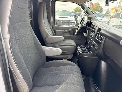 2025 Chevrolet Express Cargo WT