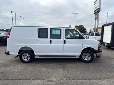 2025 Chevrolet Express Cargo WT