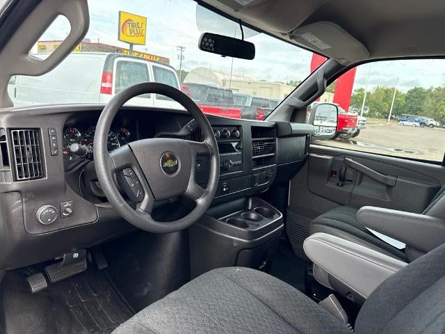 2025 Chevrolet Express Cargo WT
