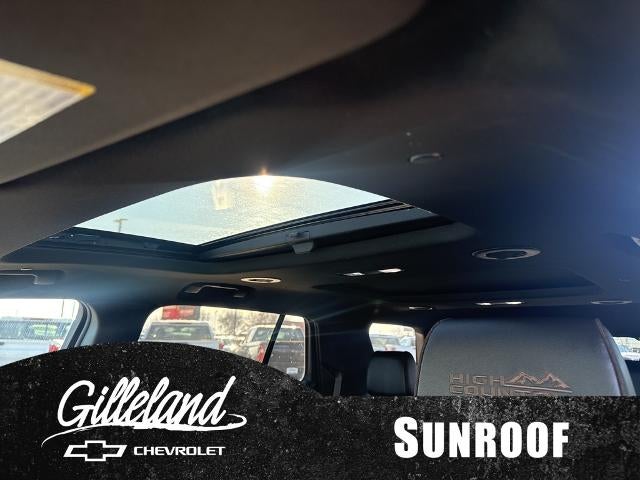 2023 Chevrolet Traverse AWD 2LZ