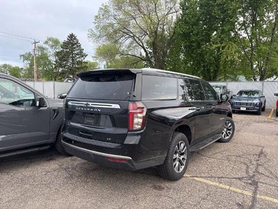 2022 Chevrolet Suburban 4WD LT
