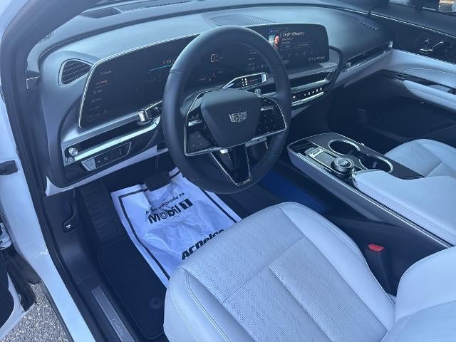 2024 Cadillac LYRIQ 4dr Luxury w/1SC