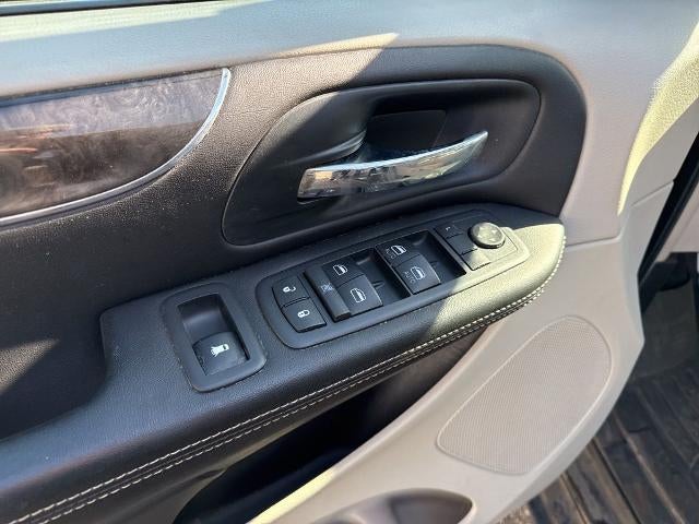 2013 Chrysler Town & Country Touring