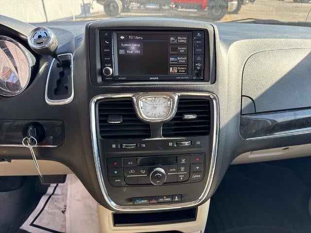 2013 Chrysler Town & Country Touring