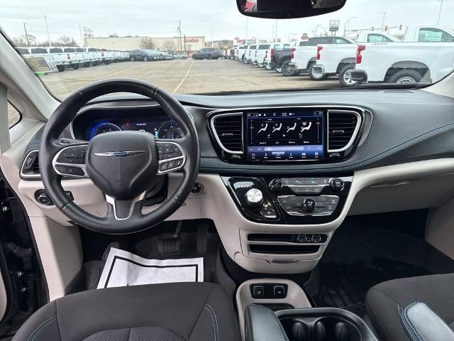 2021 Chrysler Pacifica Touring FWD