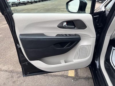 2021 Chrysler Pacifica Touring FWD