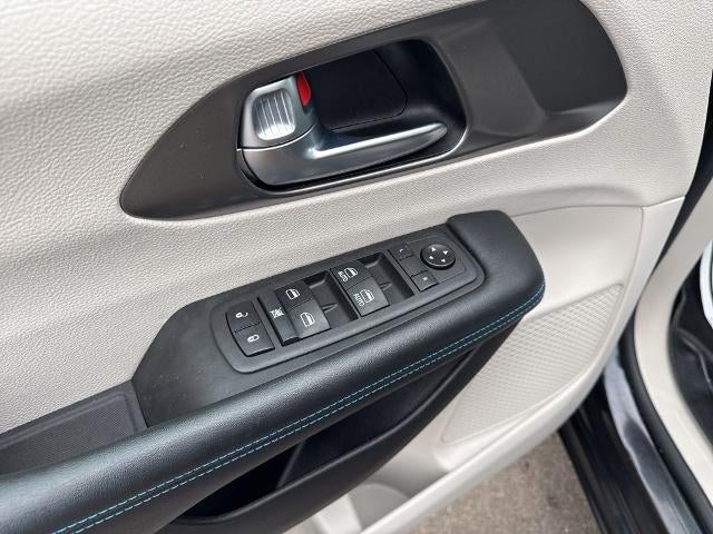 2021 Chrysler Pacifica Touring FWD