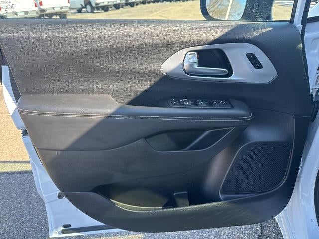 2025 Chrysler Pacifica Limited FWD