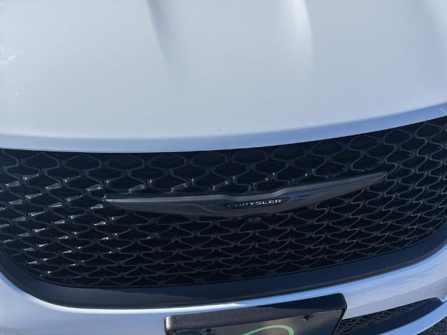 2025 Chrysler Pacifica Limited FWD