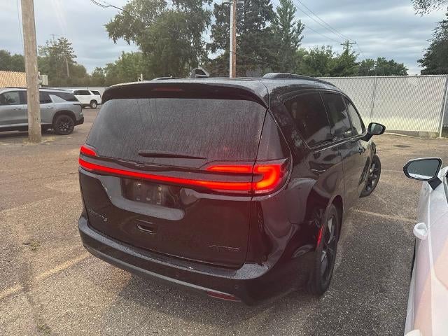 Used 2025 Chrysler Pacifica Limited with VIN 2C4RC1GG6SR584274 for sale in St. Cloud, Minnesota
