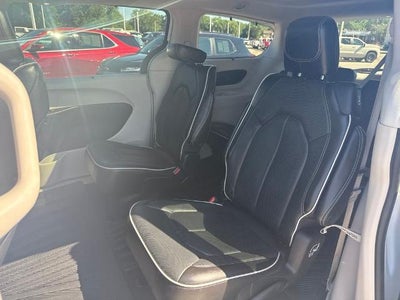 2023 Chrysler Pacifica Limited AWD