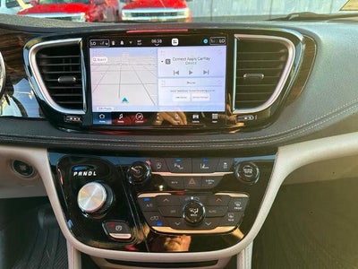 2023 Chrysler Pacifica Limited AWD