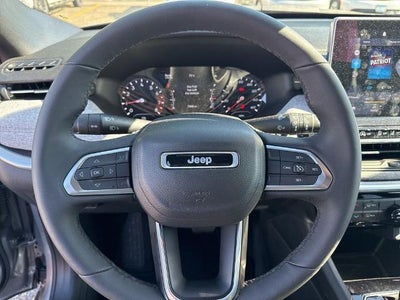 2023 Jeep Compass Latitude Lux FWD