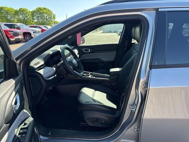 2023 Jeep Compass Latitude Lux FWD
