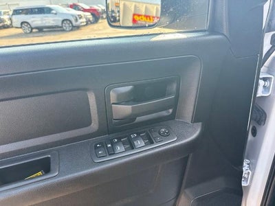 2022 RAM 3500 Tradesman Crew Cab 4x4 6'4" Box