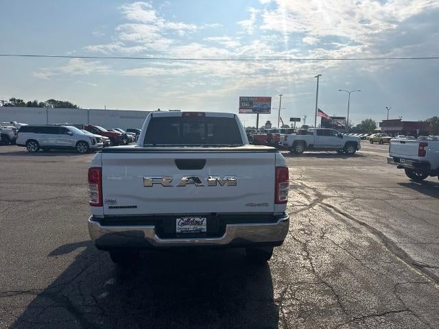 2022 RAM 3500 Tradesman Crew Cab 4x4 6'4" Box