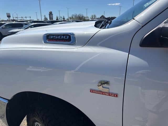 2022 RAM 3500 Tradesman Crew Cab 4x4 8' Box