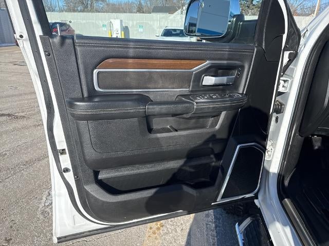 2022 RAM 3500 Laramie 4x4 Crew Cab 8' Box